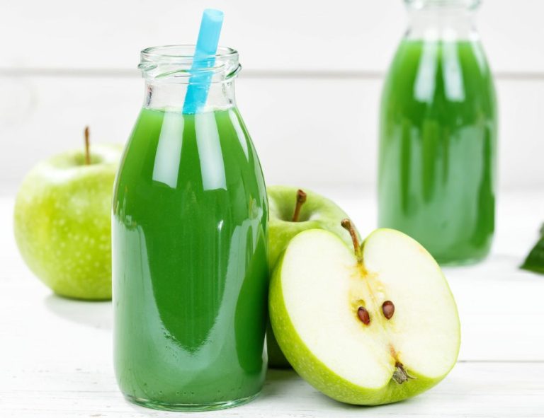 12 Health Benefits Of Green Apple Juice | Health Tips